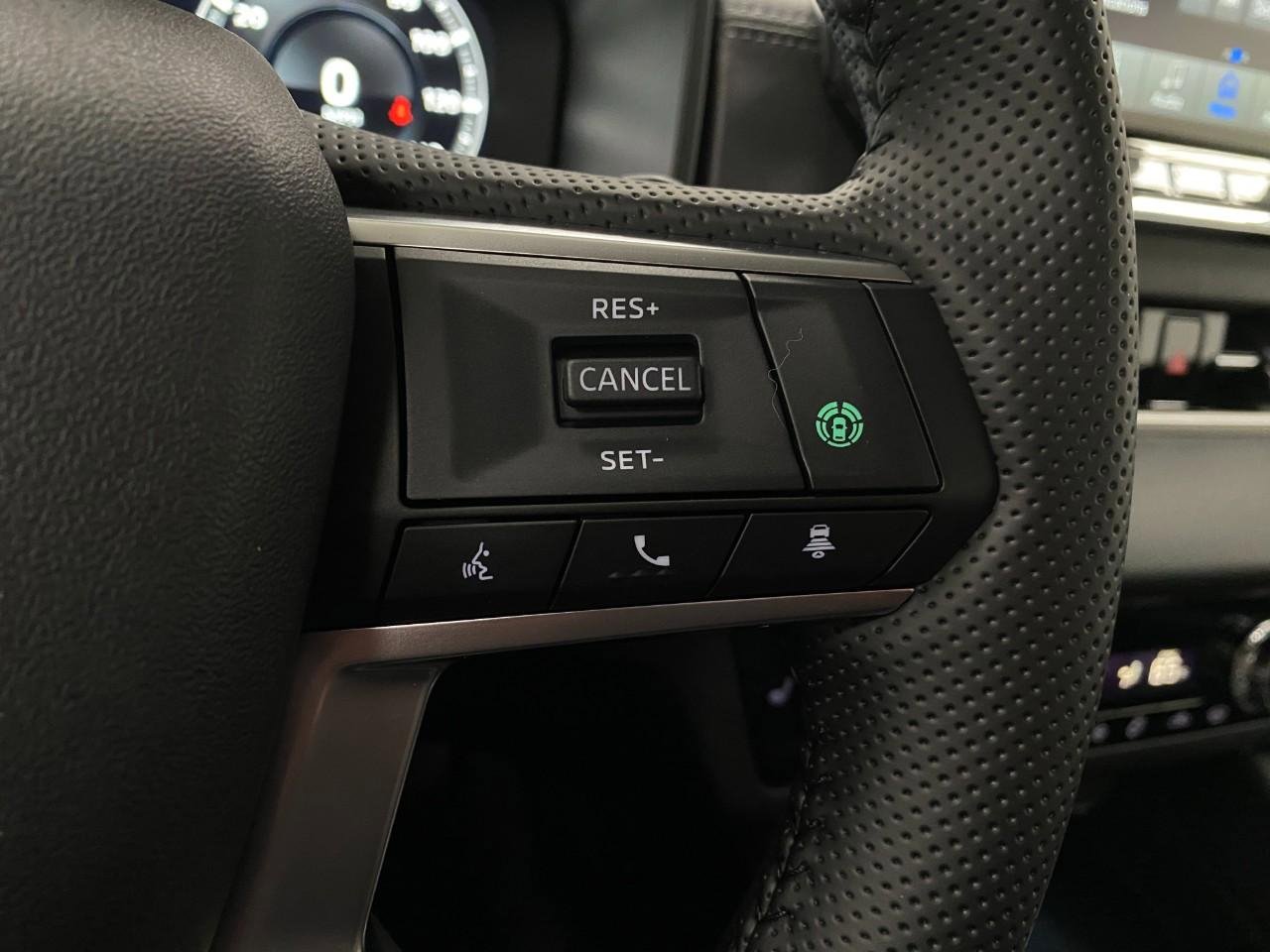 New 2025 Mitsubishi Outlander 4WD Plug-In Hybrid image 17
