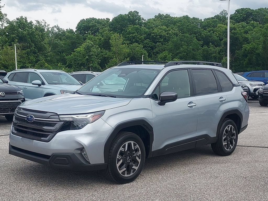 Certified 2025 Subaru Forester Premium AWD/4WD image 4