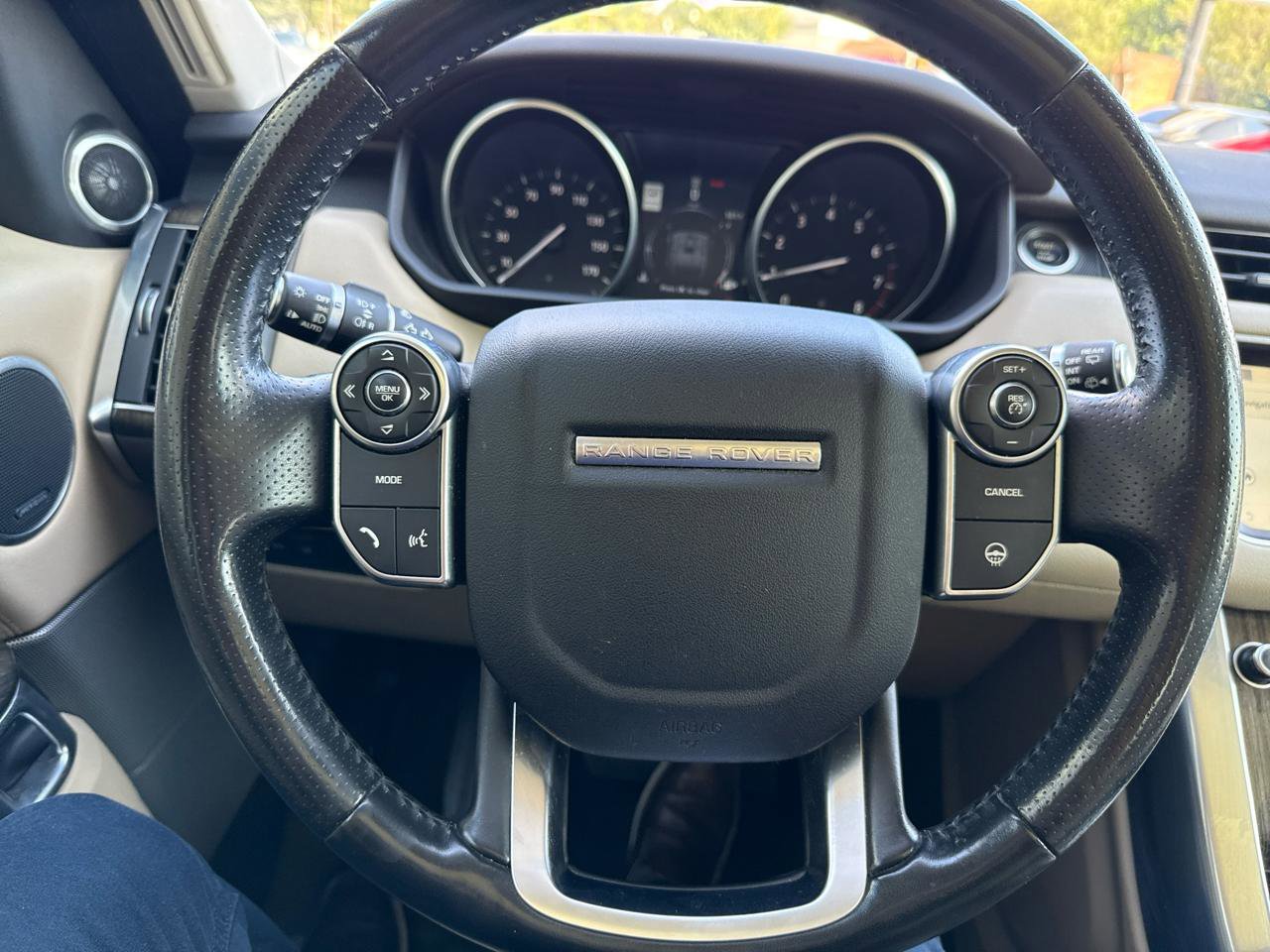 Used 2017 Land Rover Range Rover Sport HSE image 22