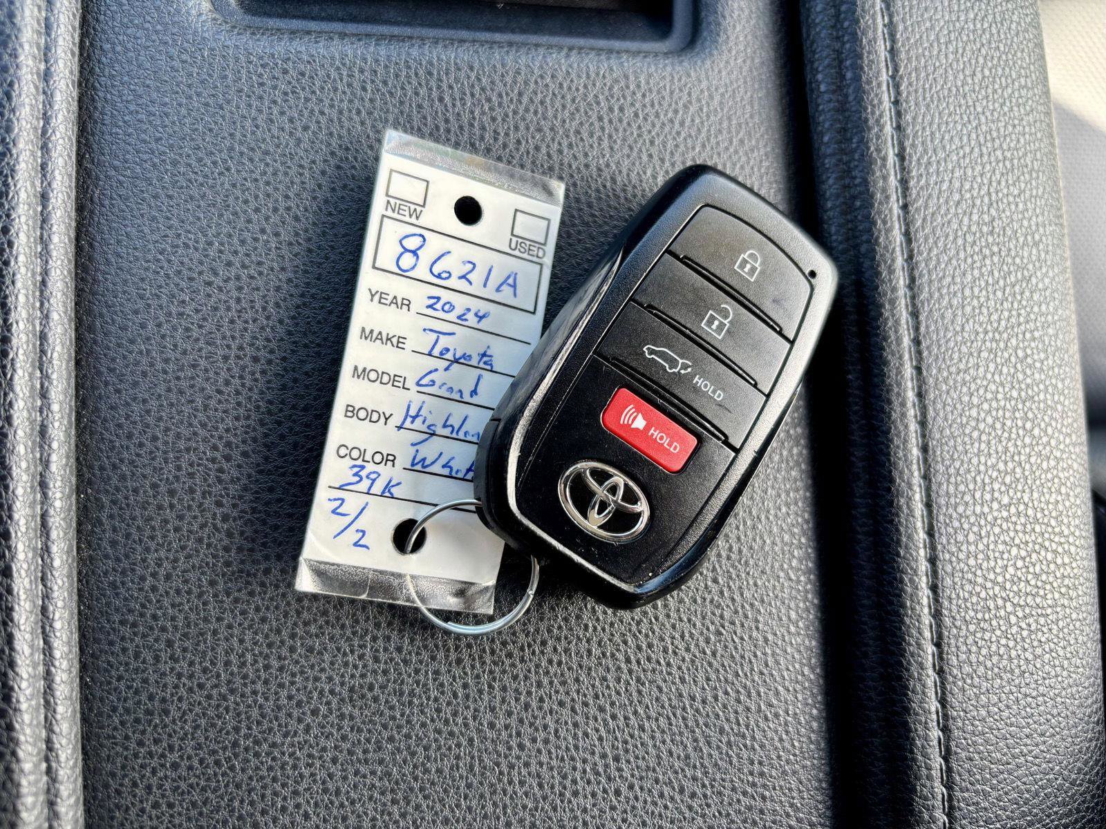 Used 2024 Toyota Grand Highlander Limited AWD/4WD image 23