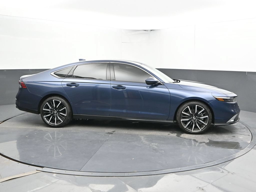 Used 2025 Honda Accord Touring image 3