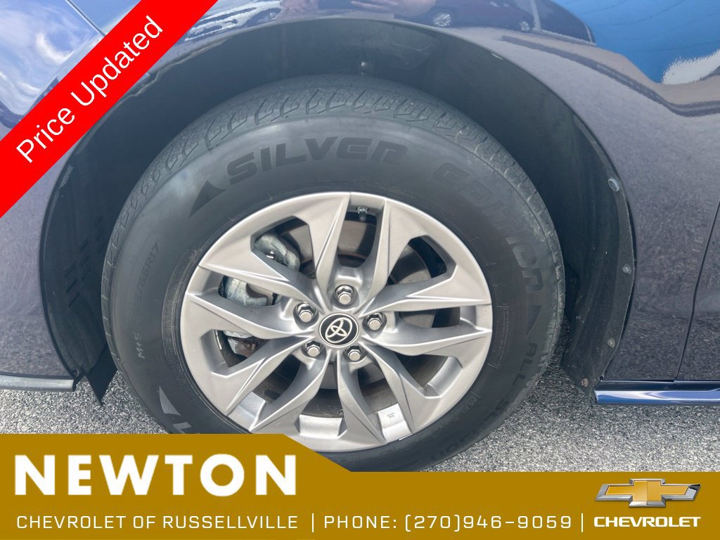 Used 2022 Toyota Sienna LE FWD image 47