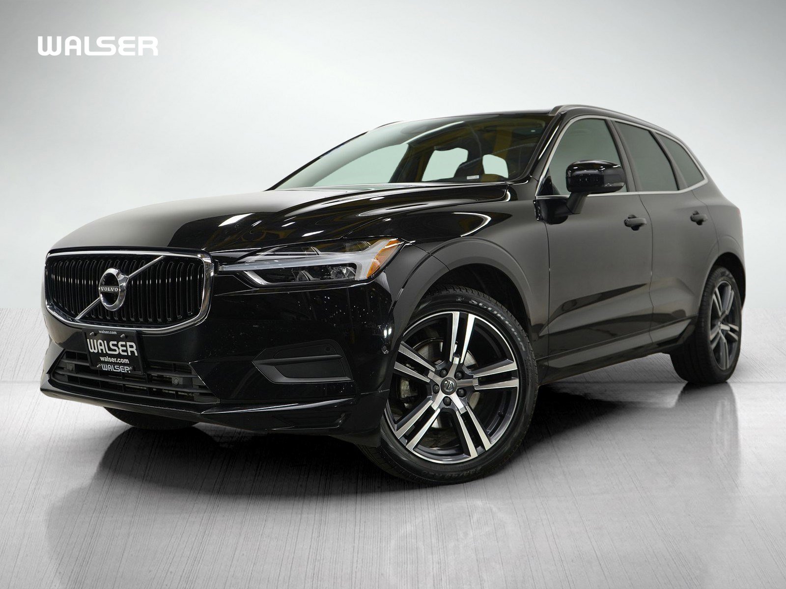 Used 2019 Volvo XC60 T5 Momentum w/ Multimedia Package