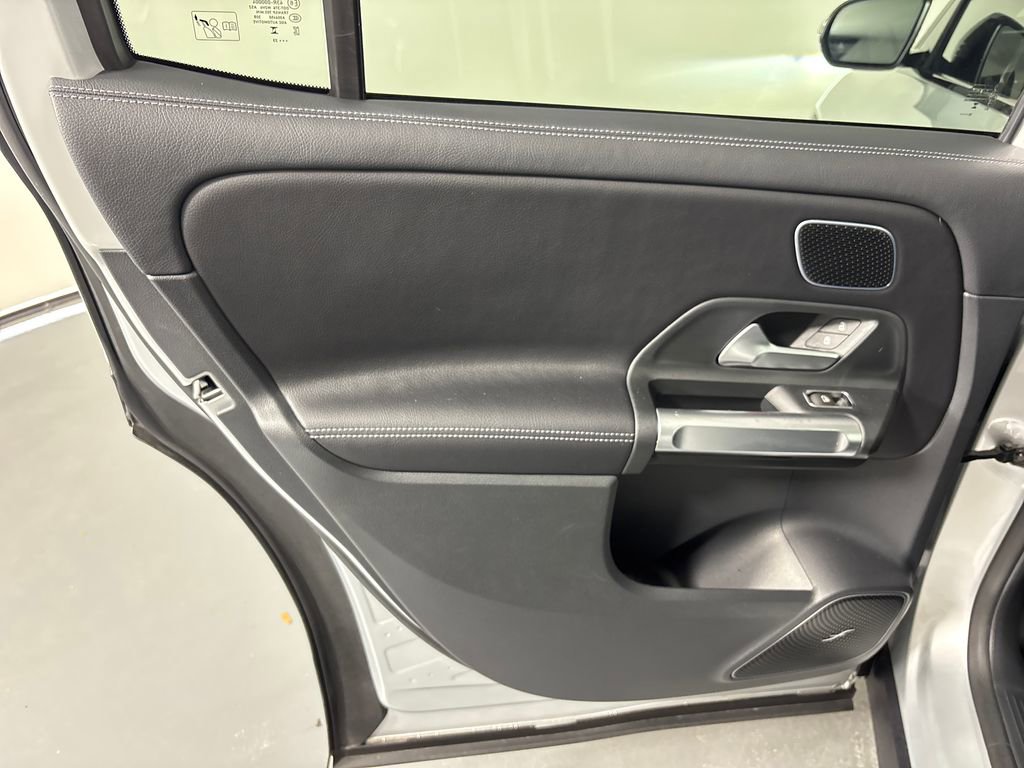 Used 2024 Mercedes-Benz GLB 35 AMG 4MATIC image 27