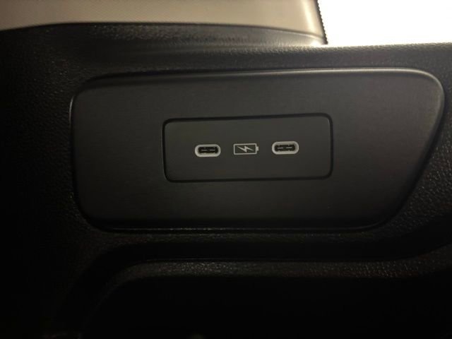 Used 2025 Honda Odyssey Elite image 14