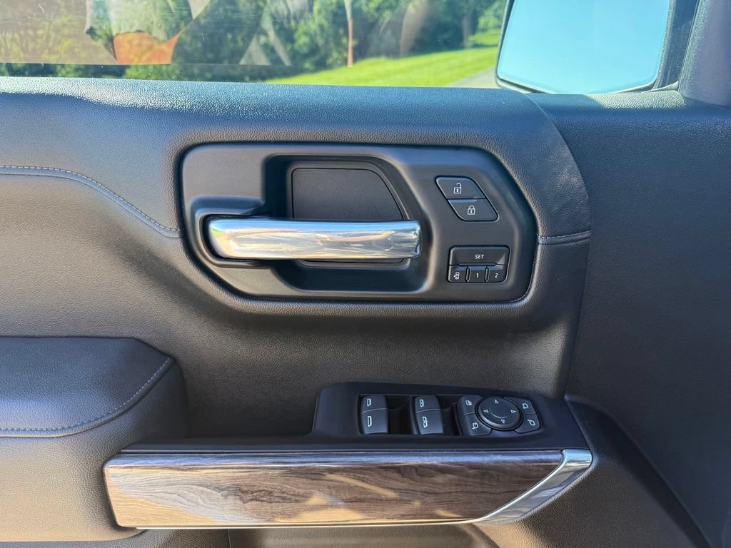 Used 2022 Chevrolet Silverado 1500 LTZ w/ LTZ Premium Package AWD/4WD image 22