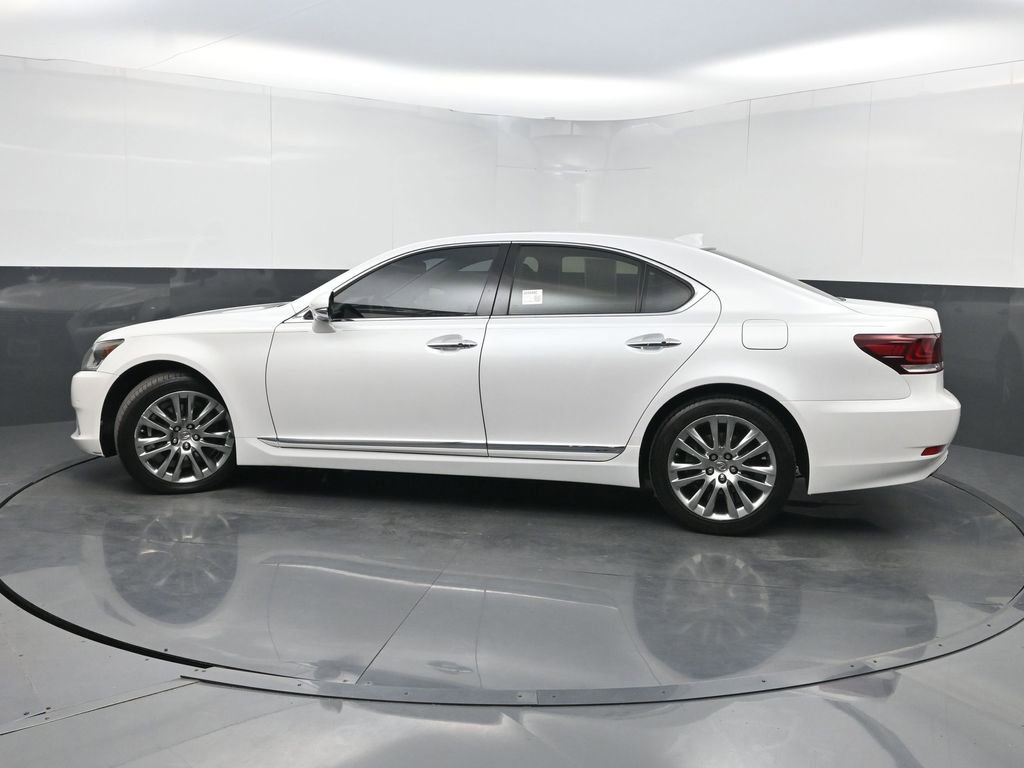 Used 2016 Lexus LS 460 w/ Comfort Package image 44