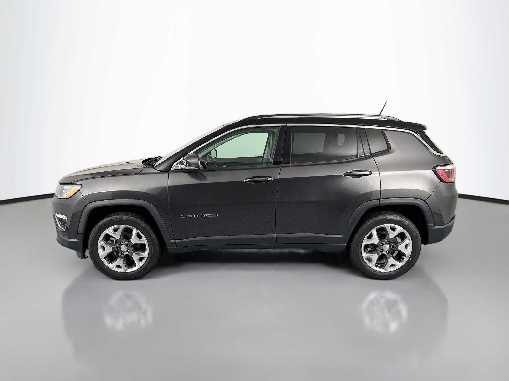Used 2019 Jeep Compass Limited AWD/4WD image 8