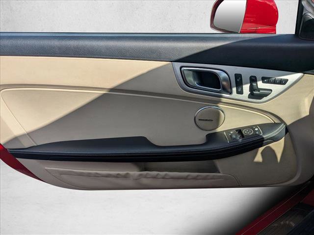 Used 2013 Mercedes-Benz SLK 250 image 12