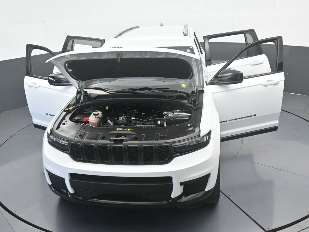 Used 2023 Jeep Grand Cherokee L Laredo RWD image 75