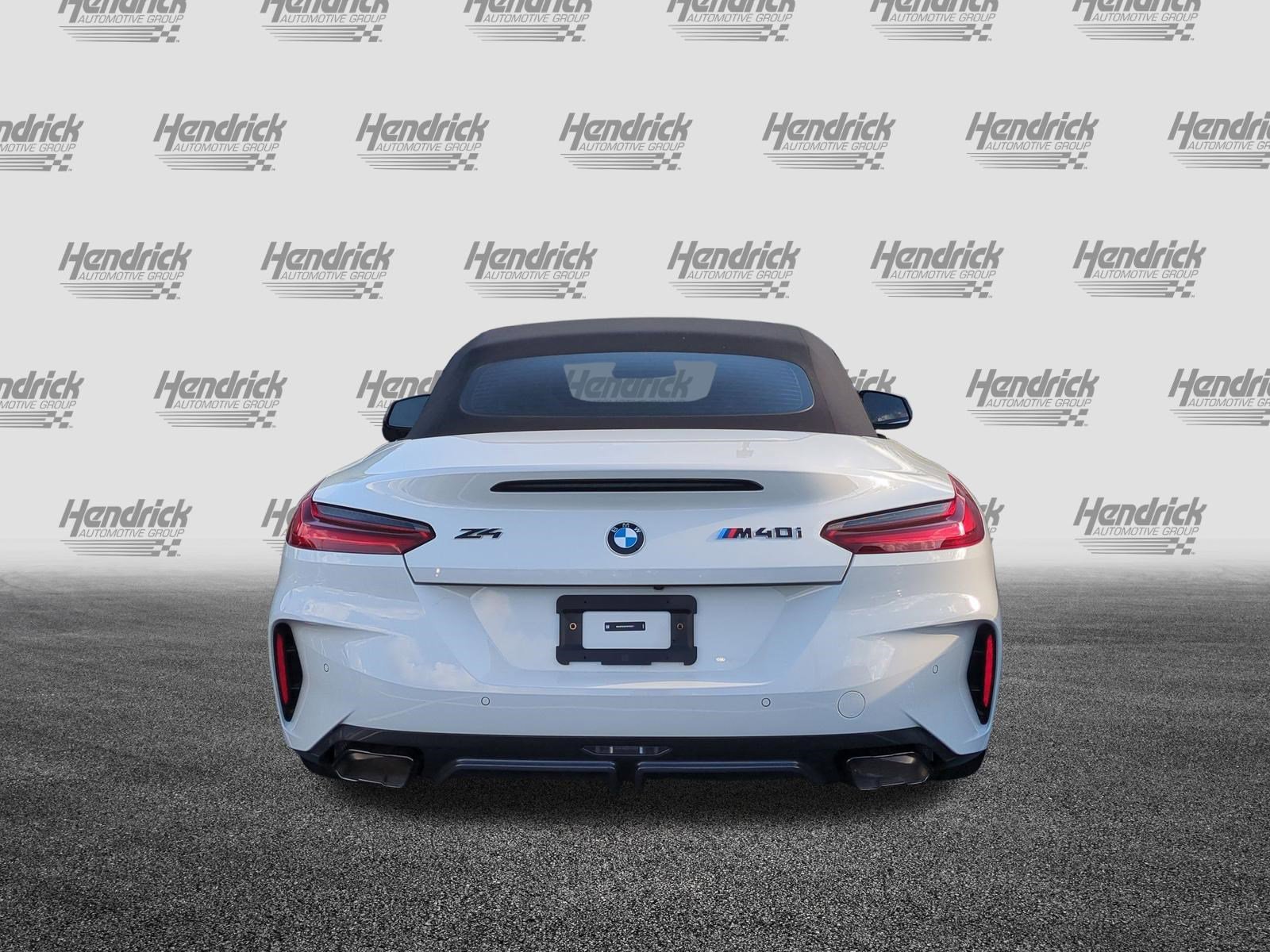Used 2026 BMW Z4 M40i w/ Shadowloine Package image 9