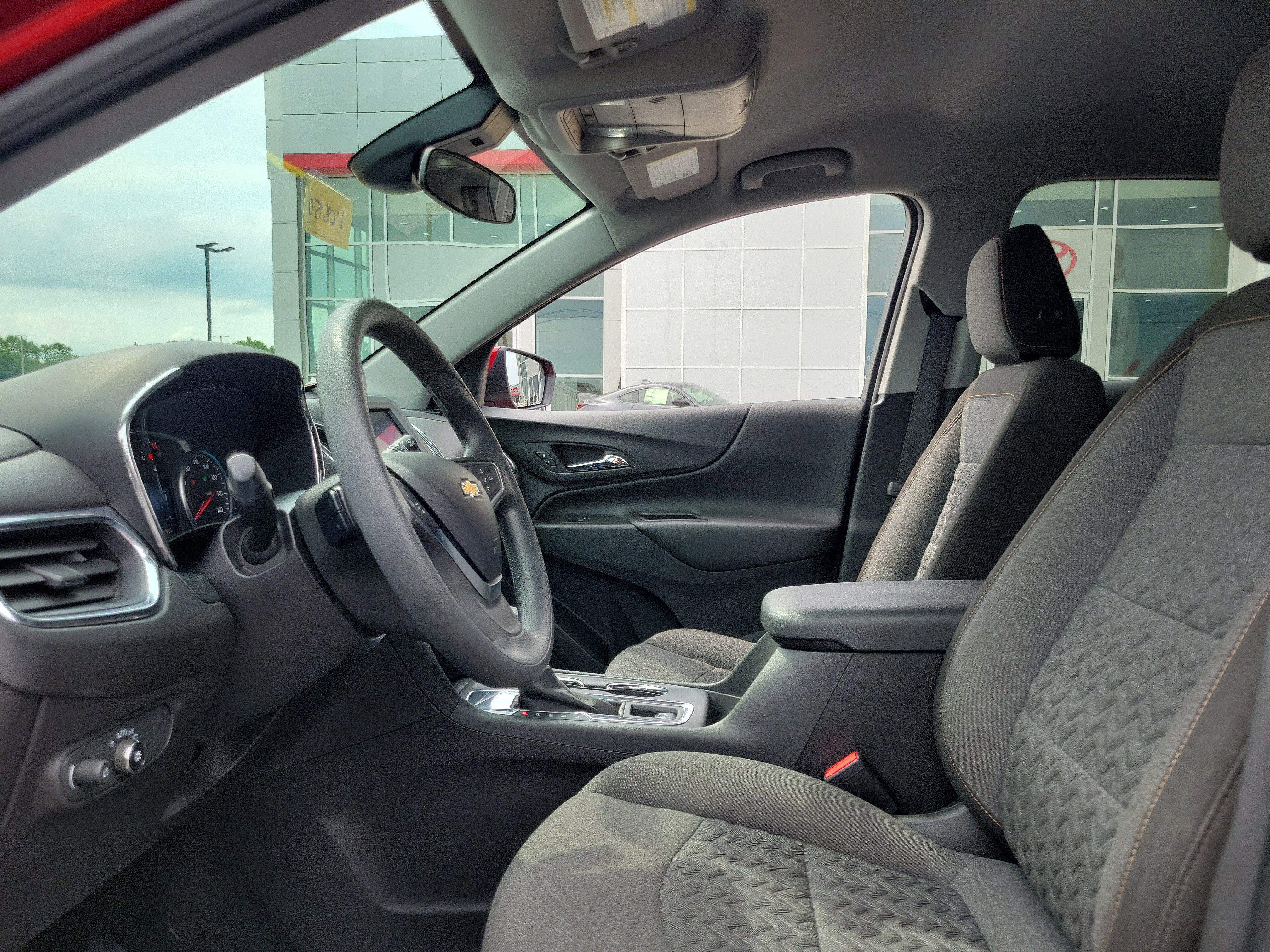 Used 2023 Chevrolet Equinox LT image 15