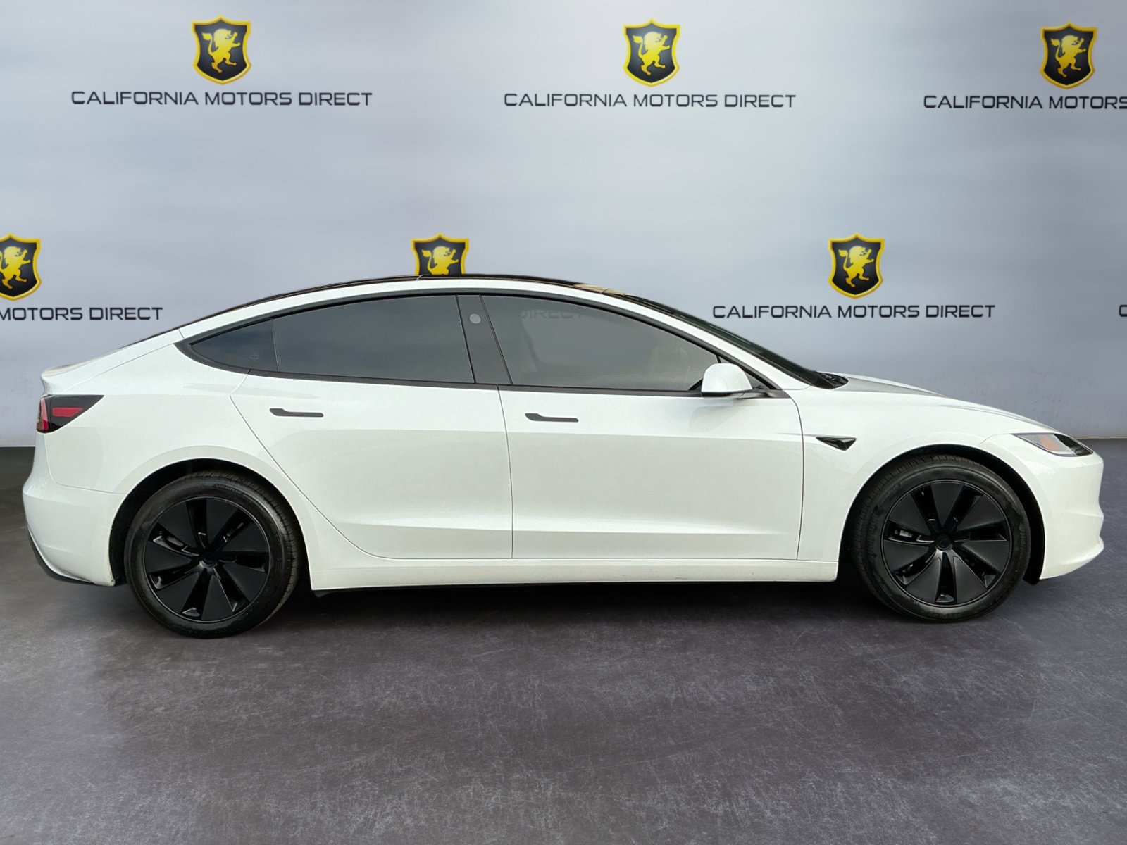 Used 2024 Tesla Model 3 Standard Range image 4