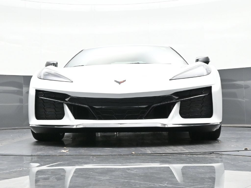Used 2027 Chevrolet Corvette Z06 RWD image 33