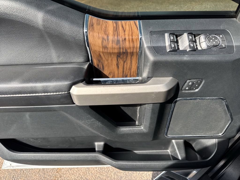 Used 2020 Ford F150 Lariat image 32