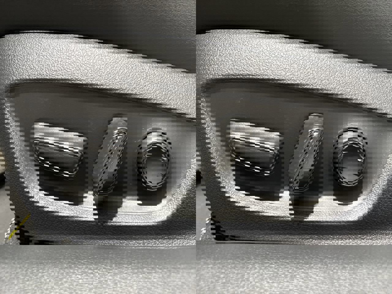 New 2026 Toyota Prius Plug-In Hybrid image 12