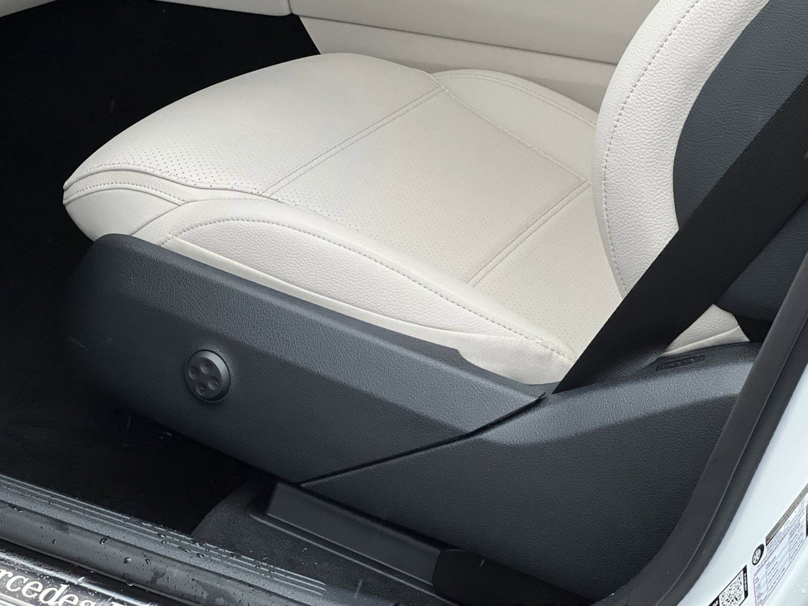 Certified 2026 Mercedes-Benz GLC 300 4MATIC image 12