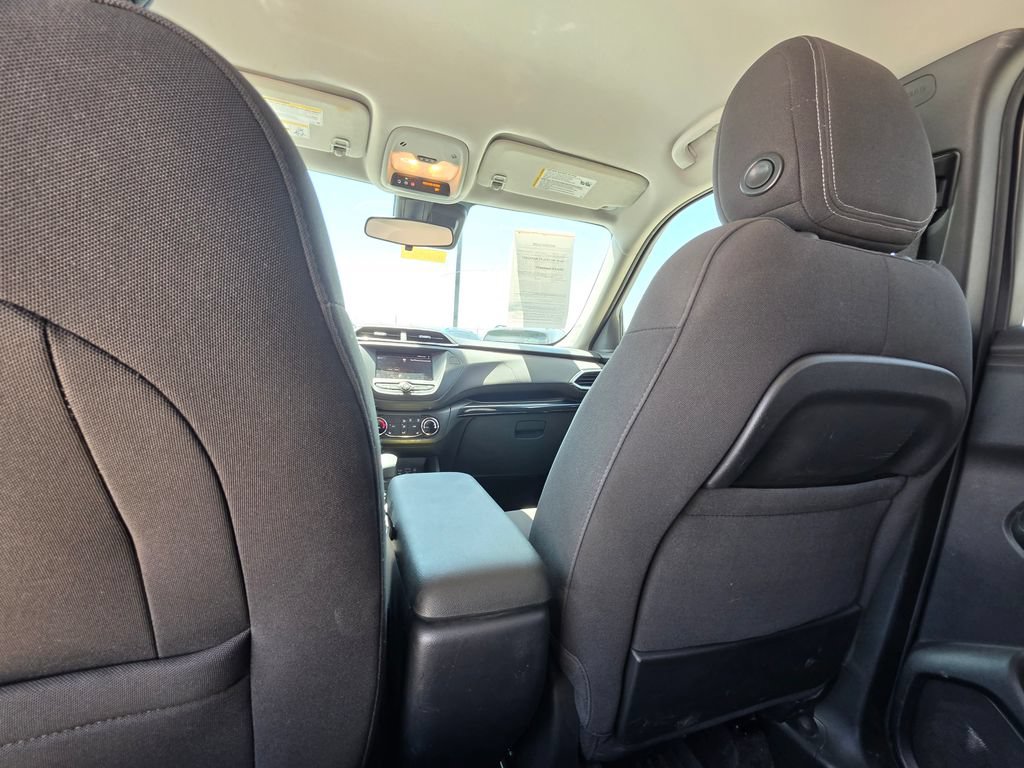 Used 2023 Chevrolet TrailBlazer LT w/ LPO, Blackout Package AWD/4WD image 17