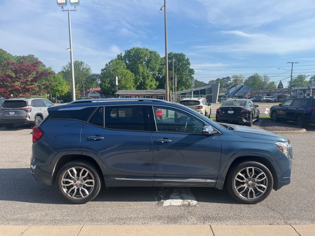 Used 2024 GMC Terrain Denali w/ Denali Premium Package image 3