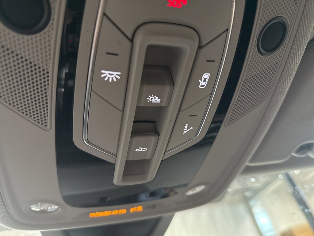 Used 2022 Audi Q8 Premium Plus image 13