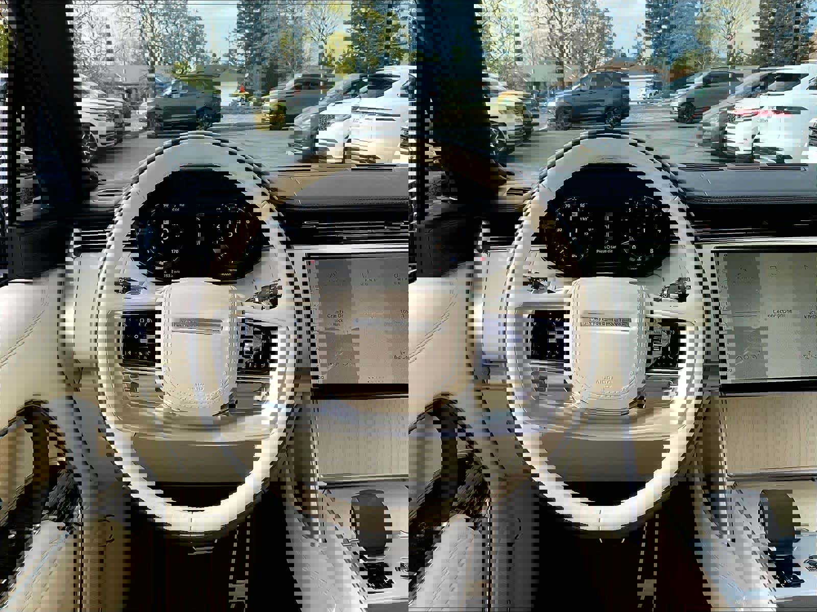 Used 2024 Land Rover Range Rover SE image 7