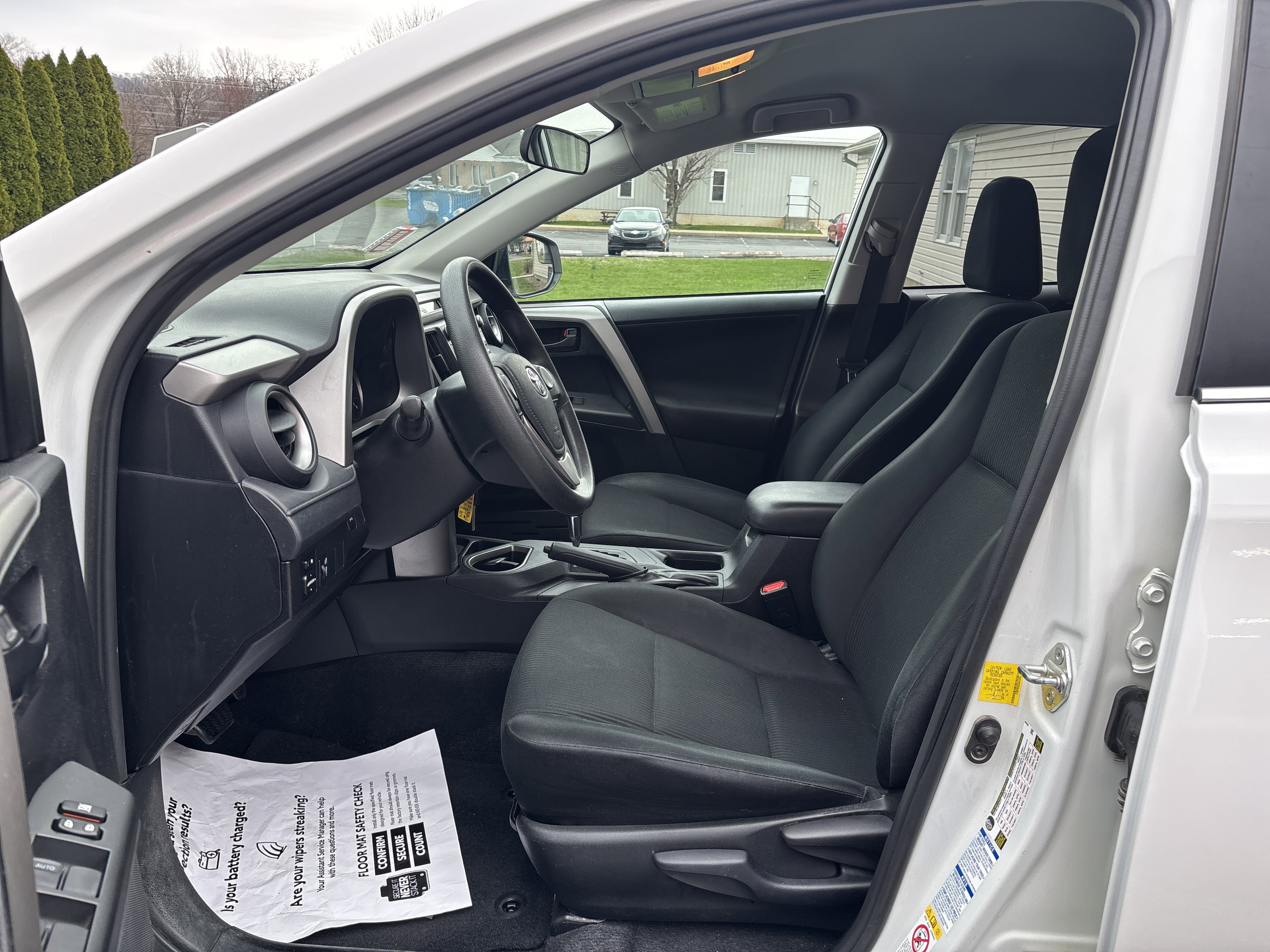 Used 2016 Toyota RAV4 LE image 13