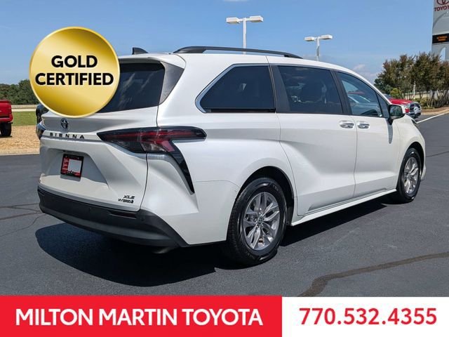 Certified 2024 Toyota Sienna XLE FWD image 3