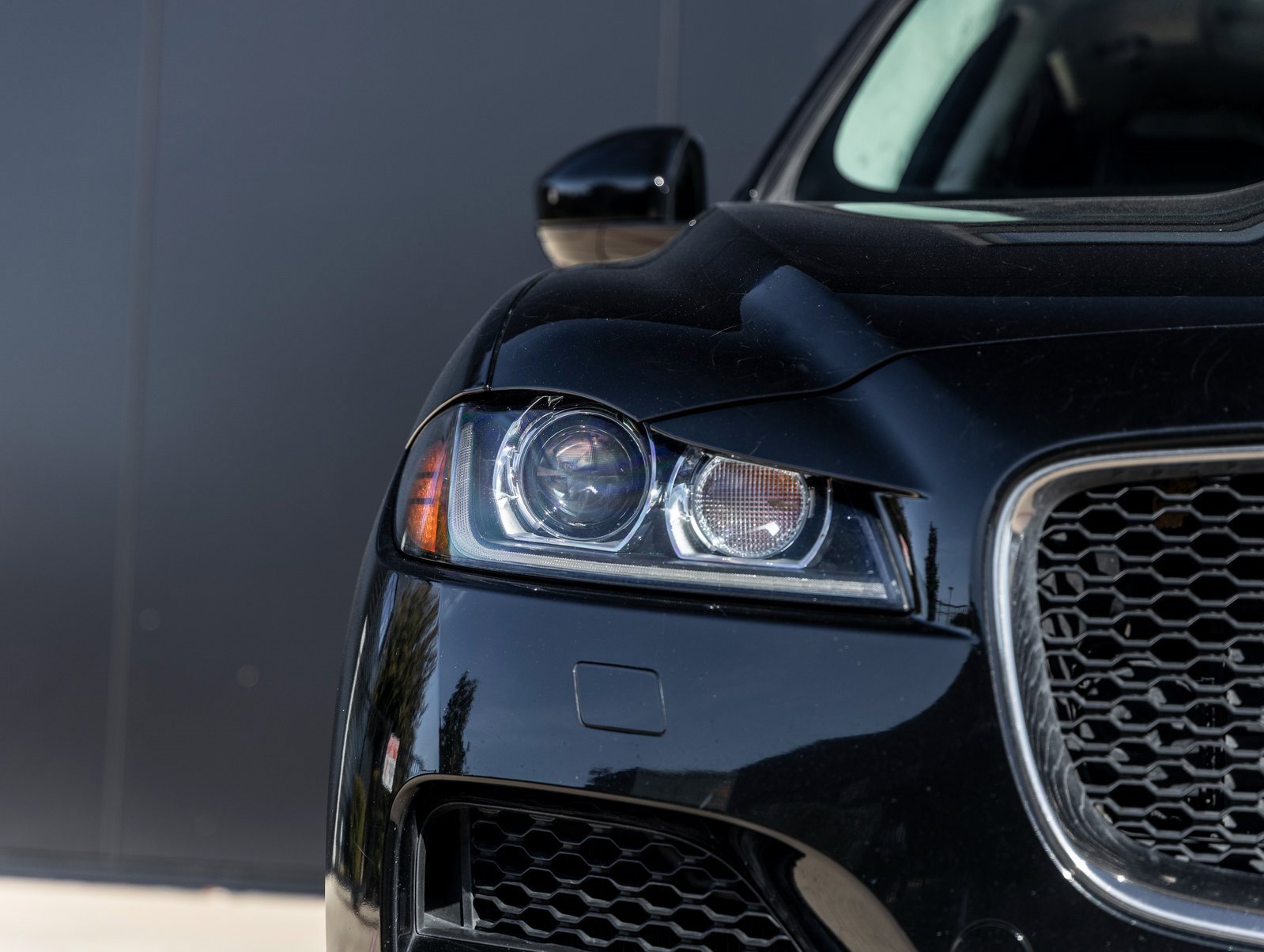 Used 2019 Jaguar F-PACE Prestige image 15