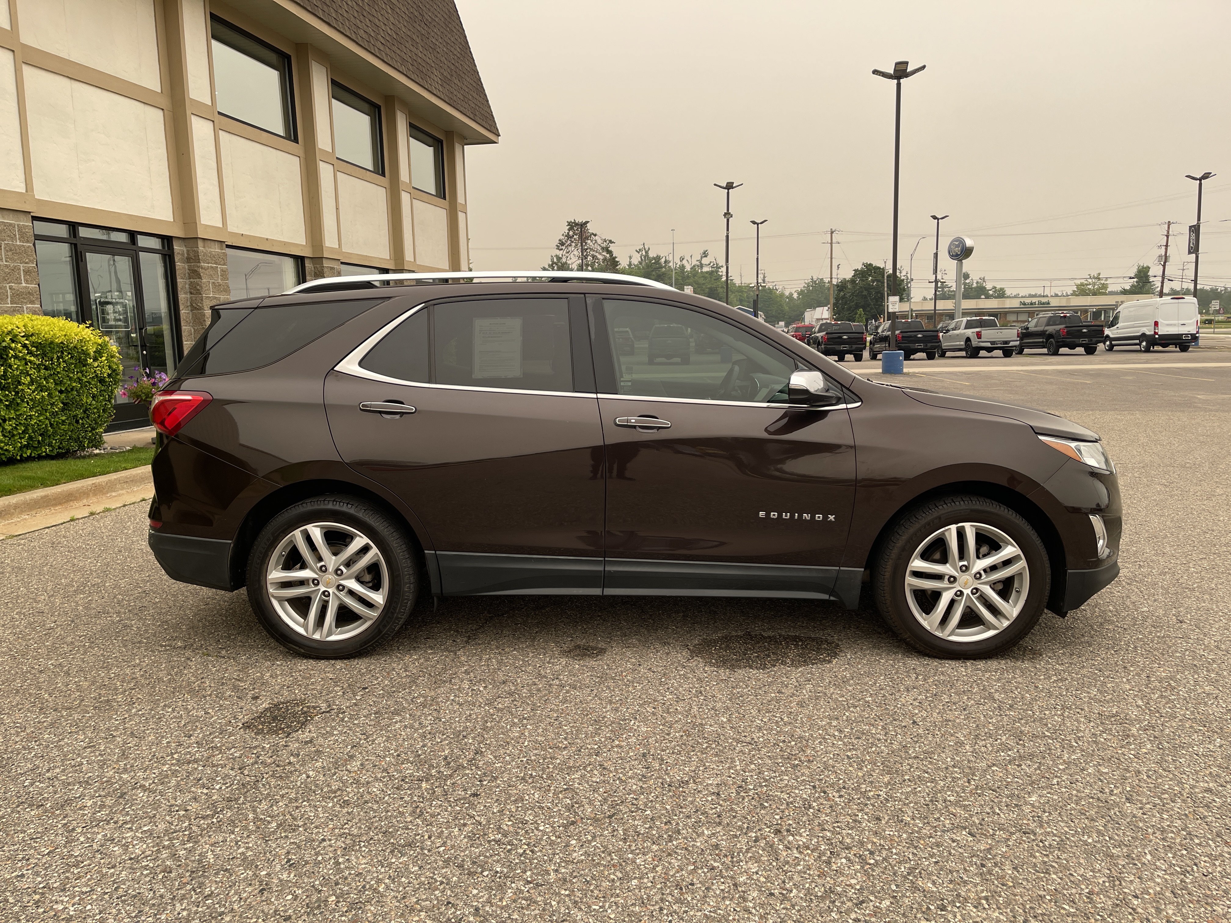 Used 2020 Chevrolet Equinox Premier AWD/4WD image 2