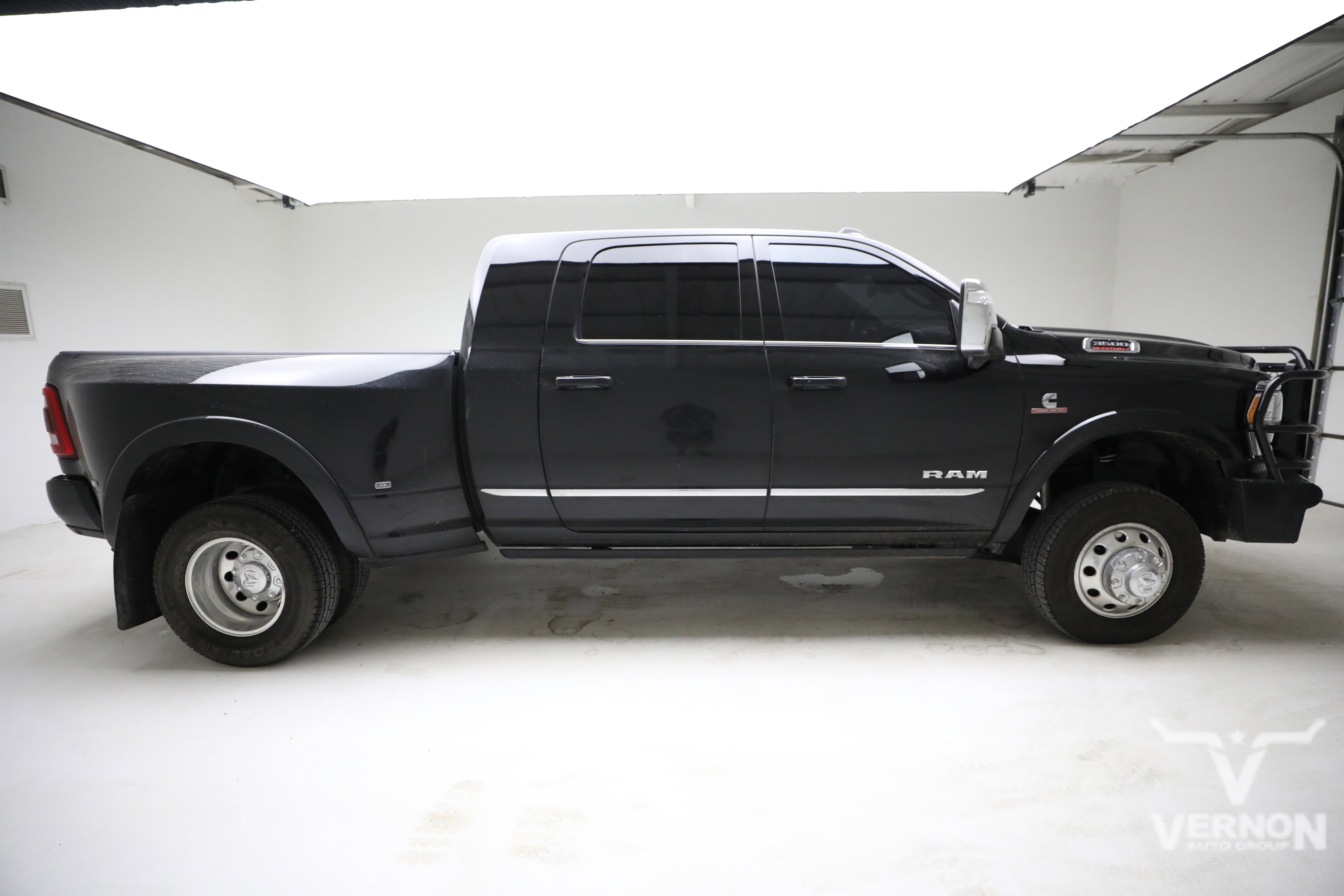 Used 2024 RAM 3500 Limited image 6
