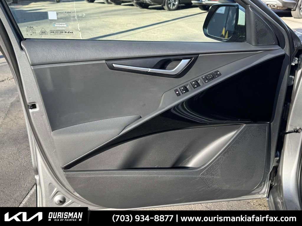 Used 2023 Kia Niro EX Touring image 16