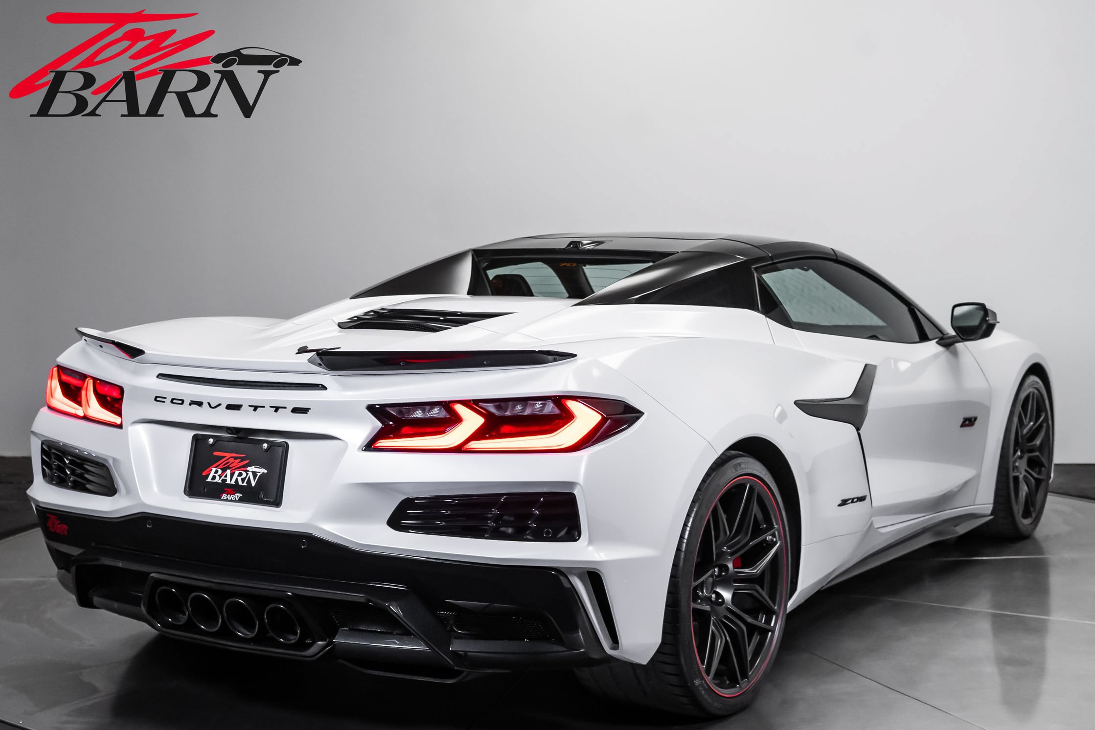 Used 2023 Chevrolet Corvette Z06 RWD image 13