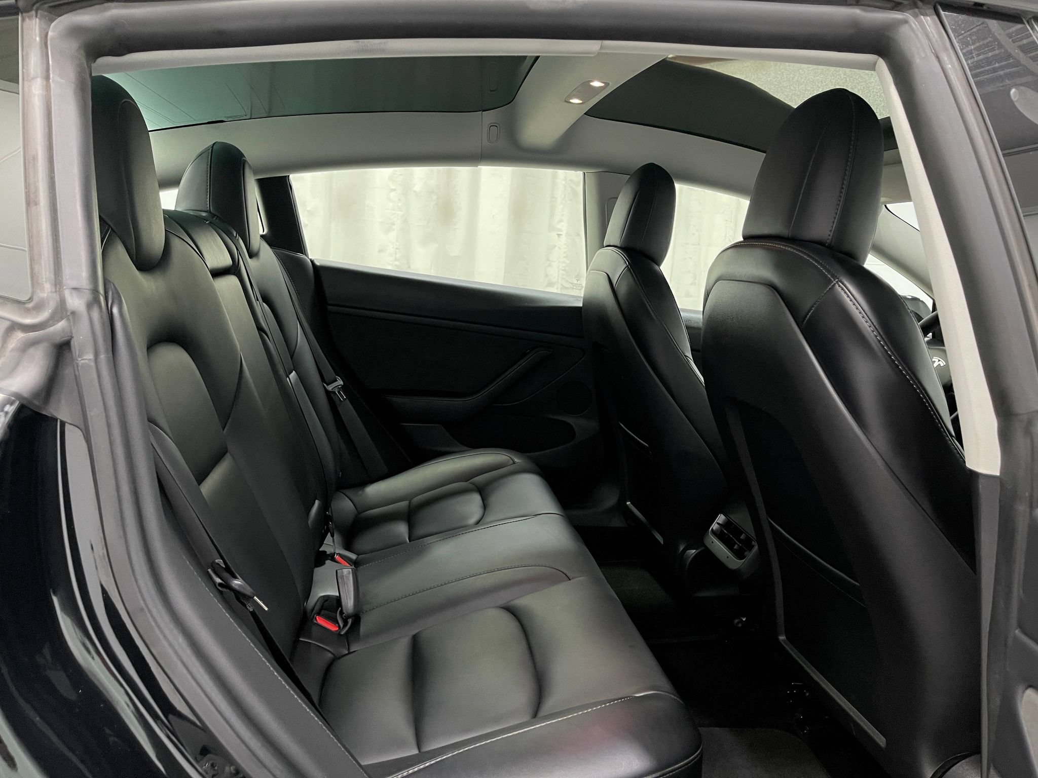Used 2022 Tesla Model 3 Standard Range RWD image 28