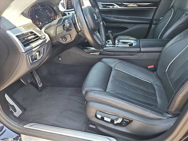 Used 2022 BMW 740i w/ M Sport Package RWD image 25