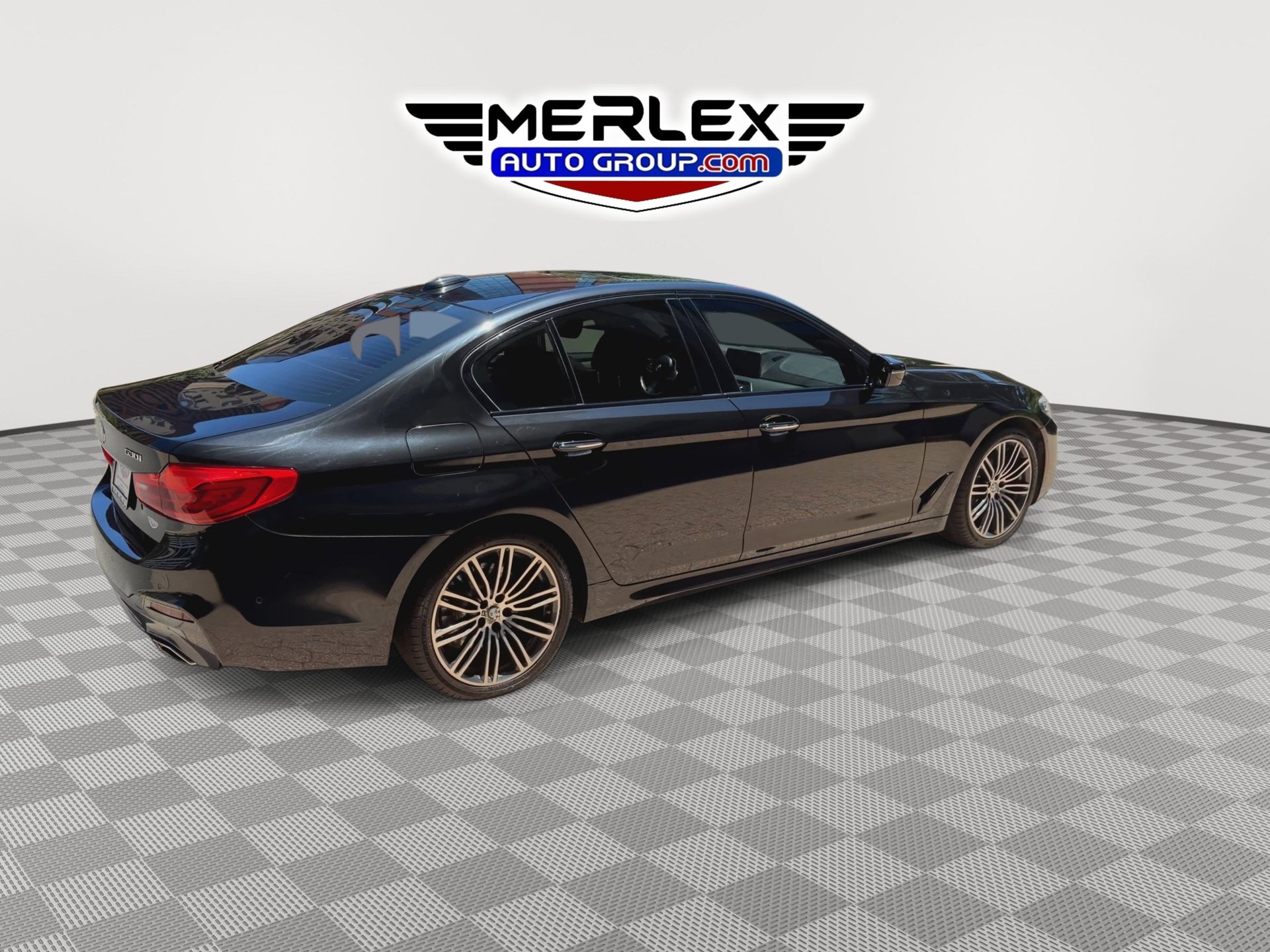 Used 2018 BMW 530i xDrive w/ M Sport Package AWD/4WD image 8