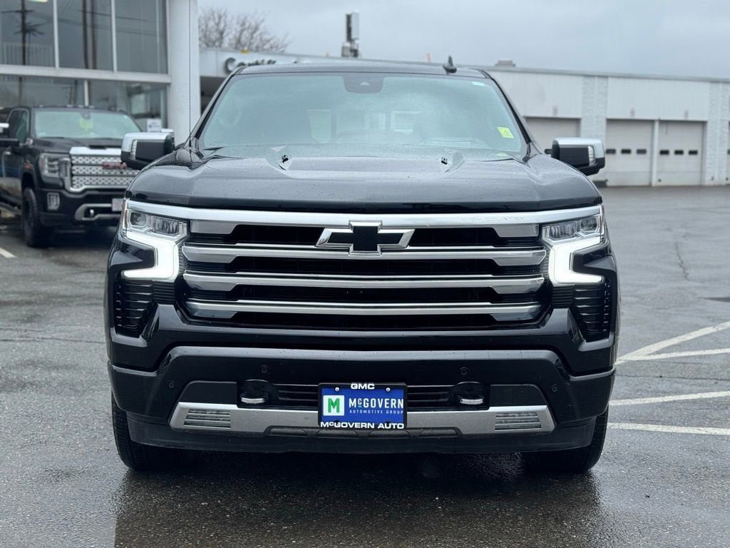 Used 2024 Chevrolet Silverado 1500 High Country w/ Technology Package AWD/4WD image 9