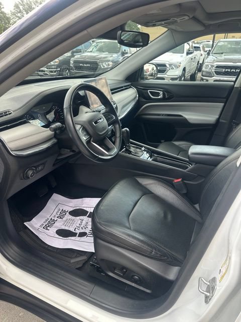 Used 2022 Jeep Compass Limited w/ Sun and Sound Group AWD/4WD image 18