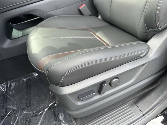 New 2025 Nissan Armada SL image 15