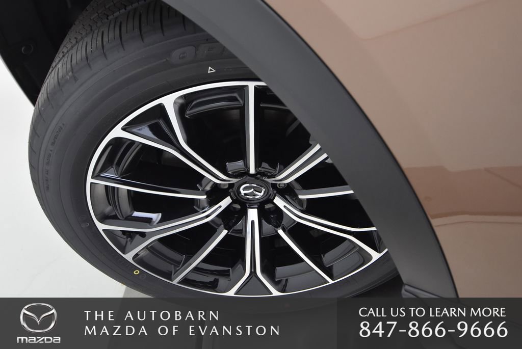 Used 2025 MAZDA CX-70 Plug-In Hybrid w/ Premium Pkg image 37