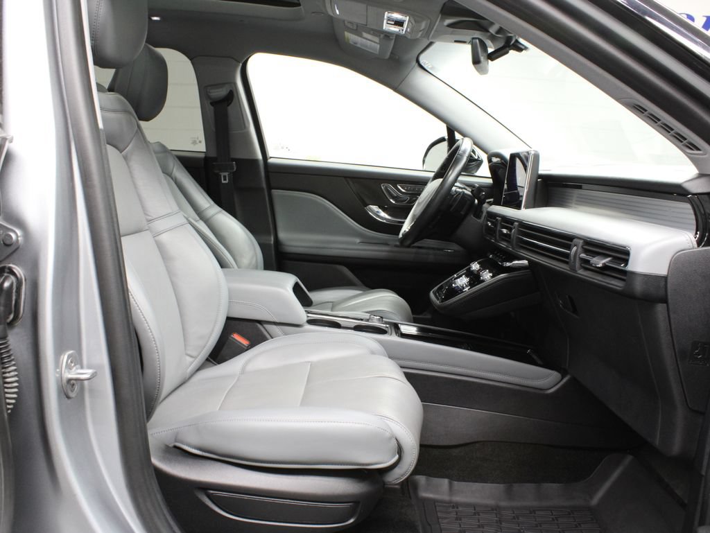 Used 2022 Lincoln Corsair Reserve w/ Equipment Group 201A AWD/4WD image 40