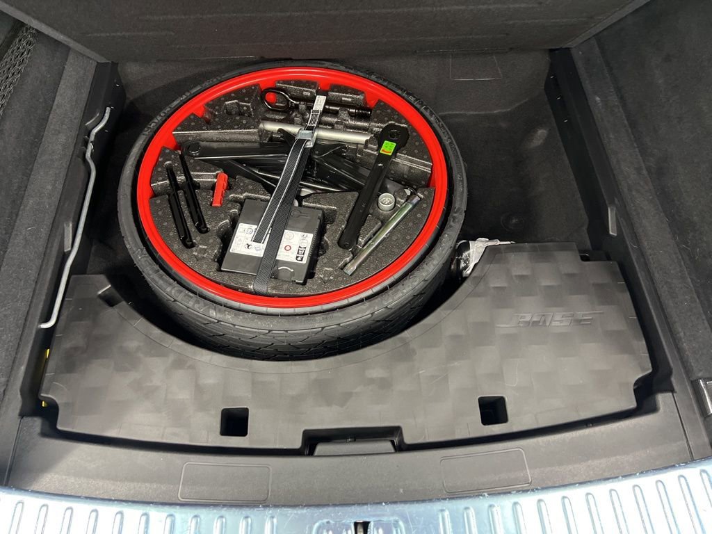 Used 2024 Porsche Cayenne S image 11