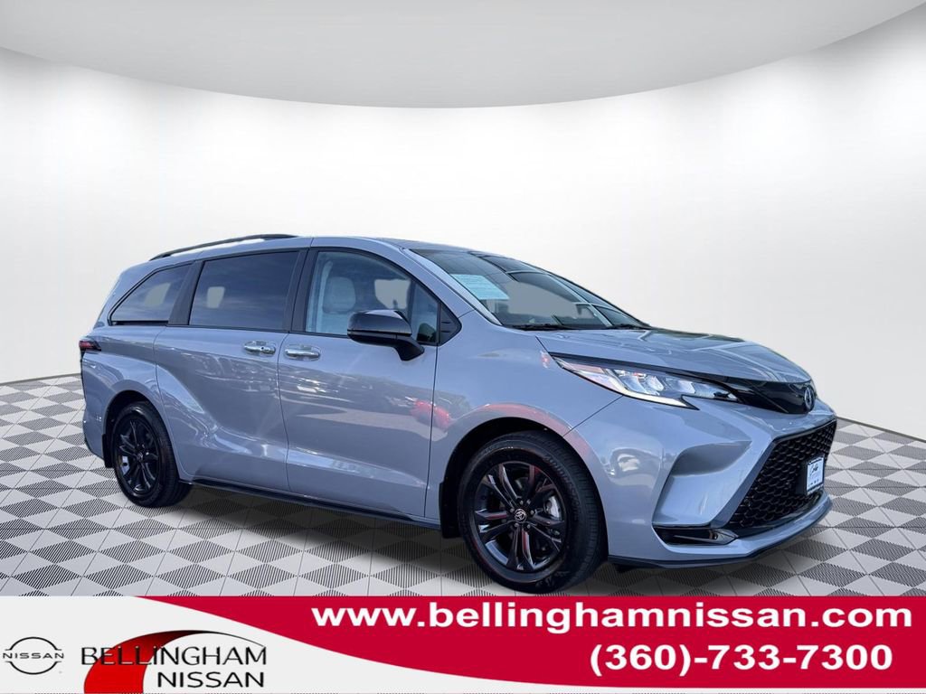 Used 2025 Toyota Sienna XSE AWD/4WD image 1