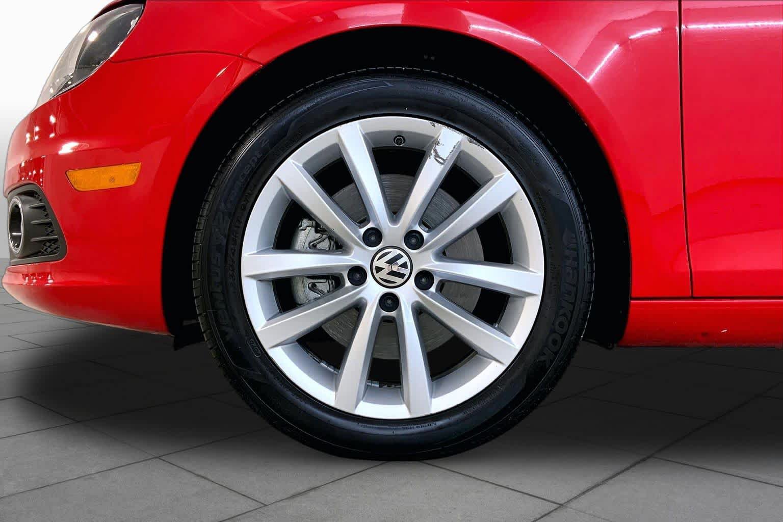 Used 2016 Volkswagen Eos Komfort FWD image 11