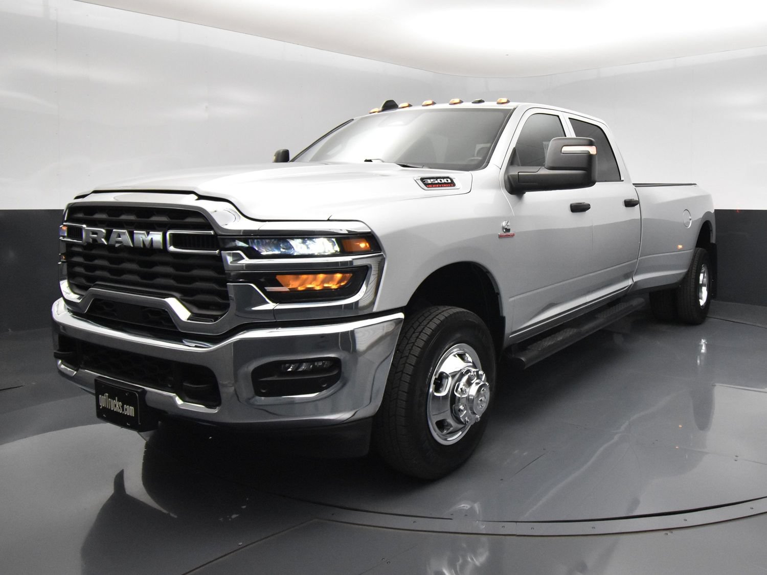 Used 2026 RAM 3500 Tradesman AWD/4WD image 2