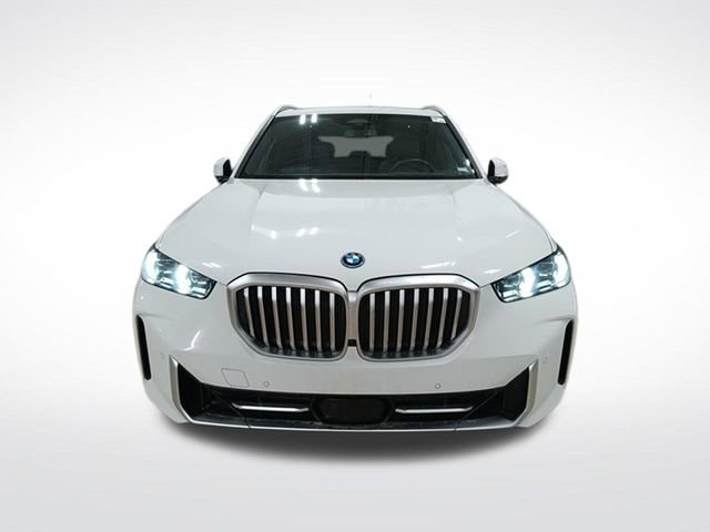 Used 2025 BMW X5 xDrive50e image 8