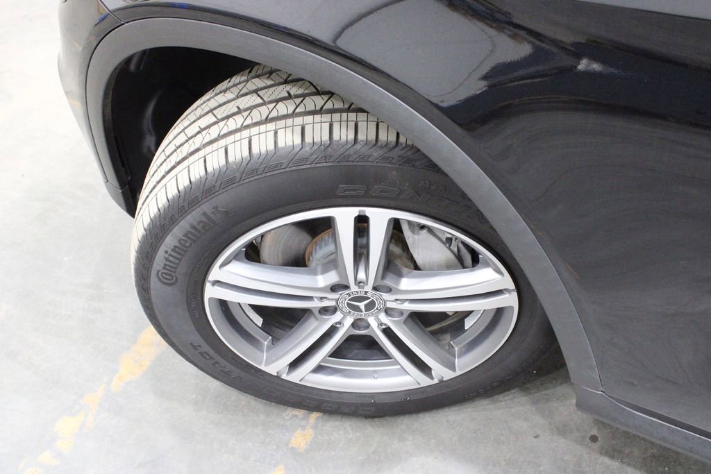 Used 2020 Mercedes-Benz GLC 300 4MATIC image 38