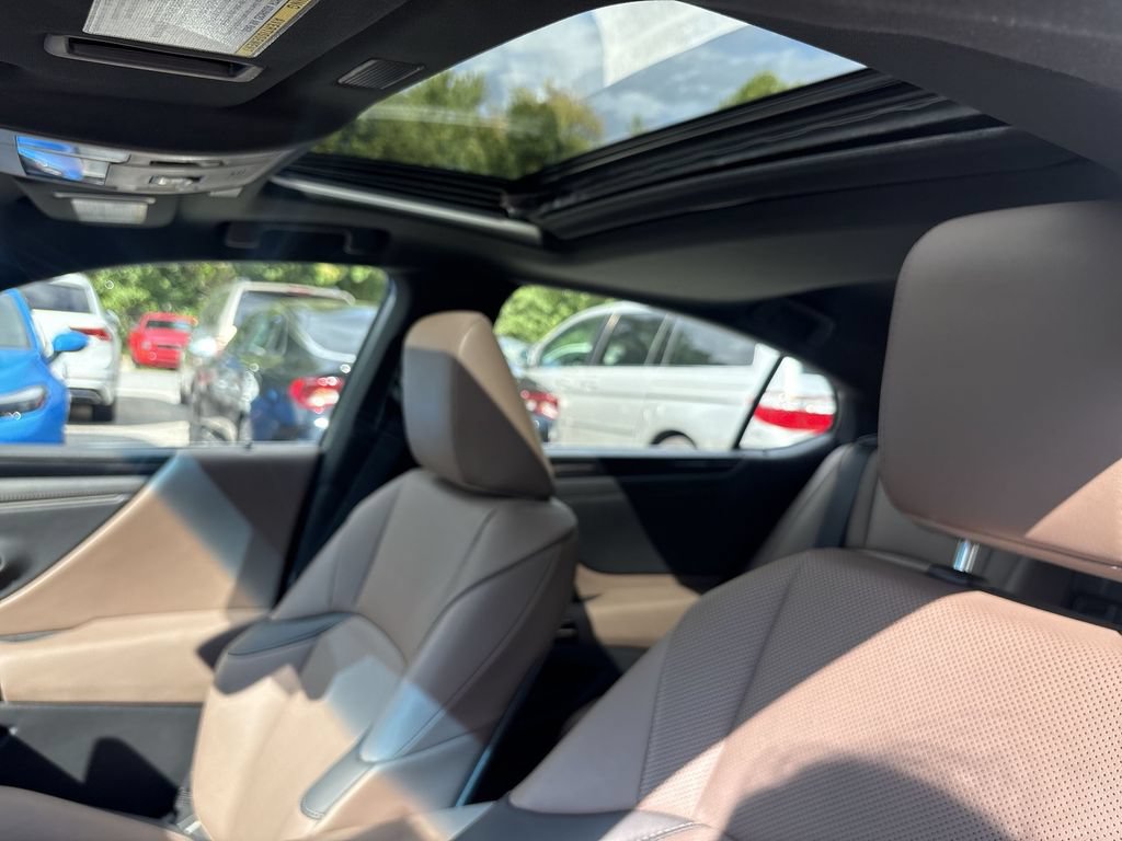 Used 2022 Lexus ES 350 w/ Accessory Package 2 FWD image 16
