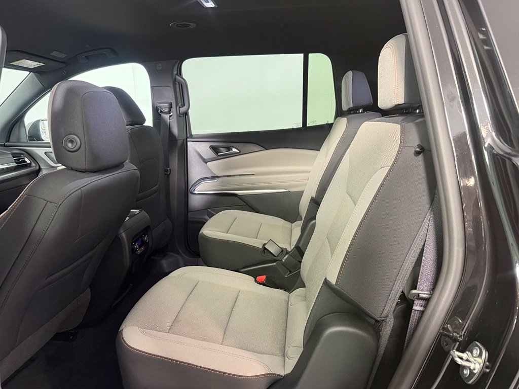 Used 2026 Chevrolet Traverse LT w/ Driver Confidence Package FWD image 17