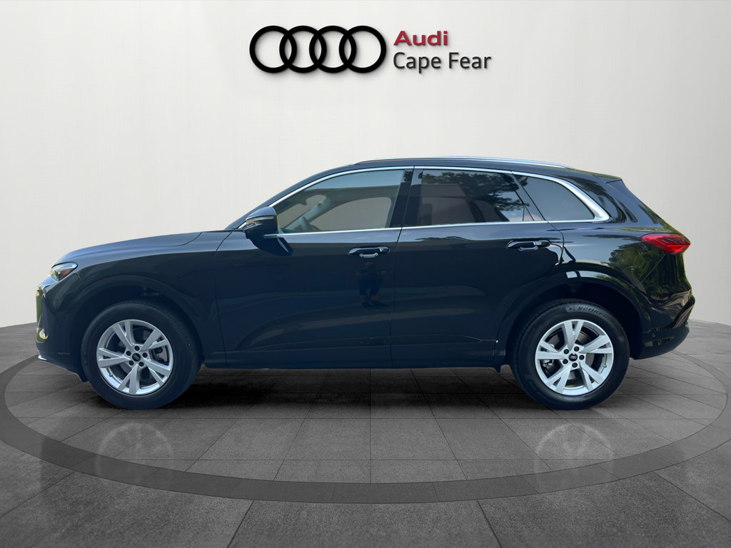 Certified 2025 Audi Q5 Premium AWD/4WD image 2