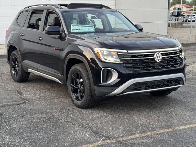 New 2025 Volkswagen Atlas Peak Edition SE